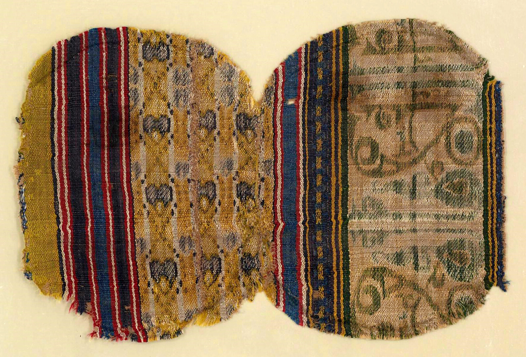 Seal bag from Canterbury Cathedral made from the same fabric as the one in Fig. 11, indicating that they were added to the seals at the same time.